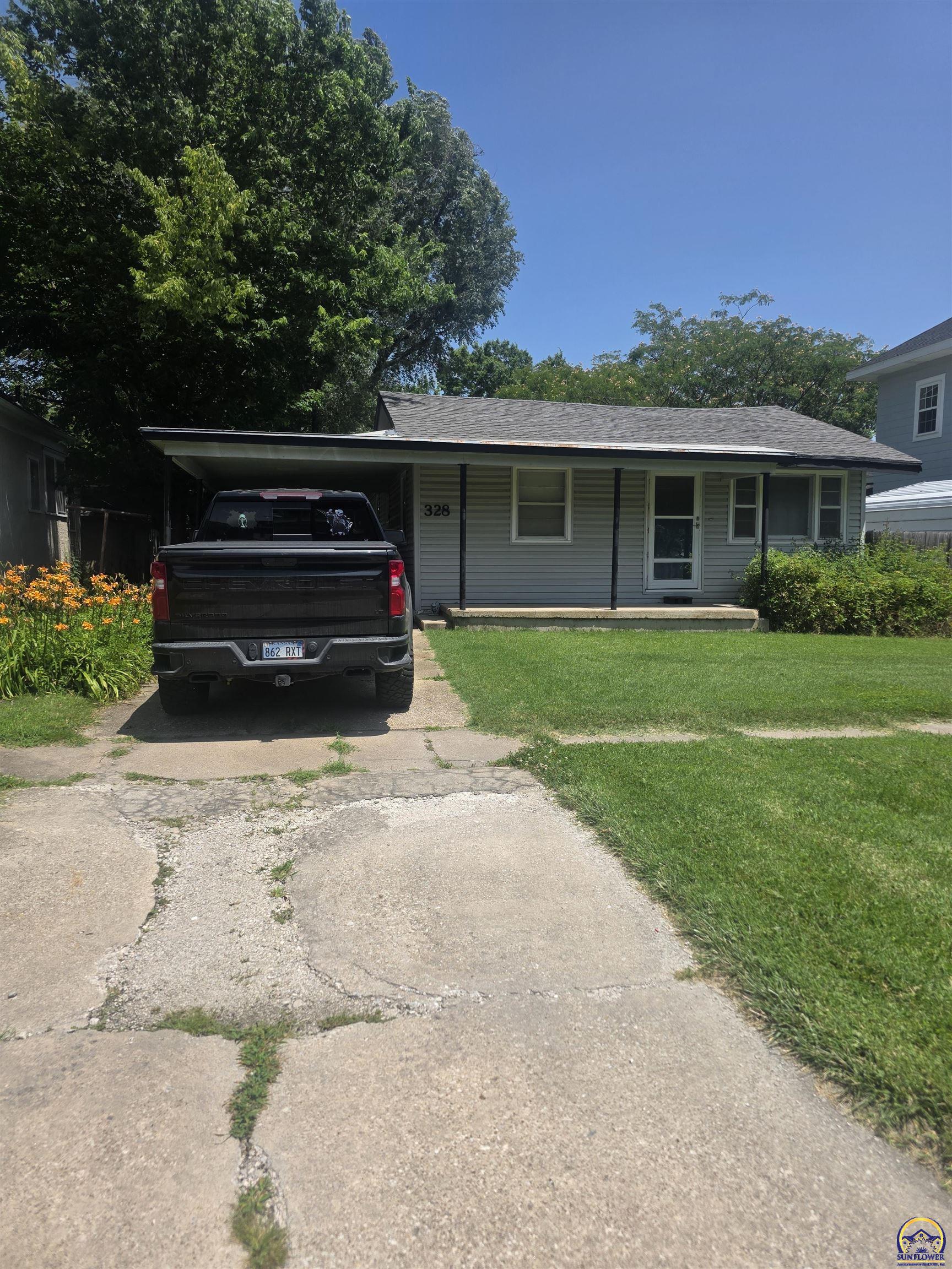 328 Rural Street Emporia, KS 66801 - Photo 2 of 21