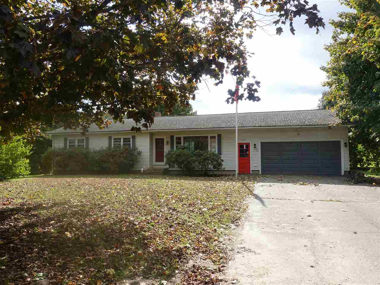 233 Fox Point Road Newington, NH 03801 - Photo 1 of 27