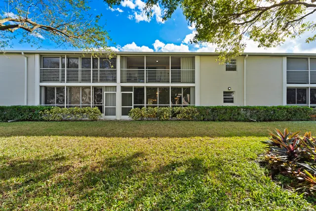 $230,000 | 7 Westwood Avenue, Unit 104C, Tequesta, FL 33469