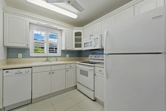 $230,000 | 7 Westwood Avenue, Unit 104C, Tequesta, FL 33469