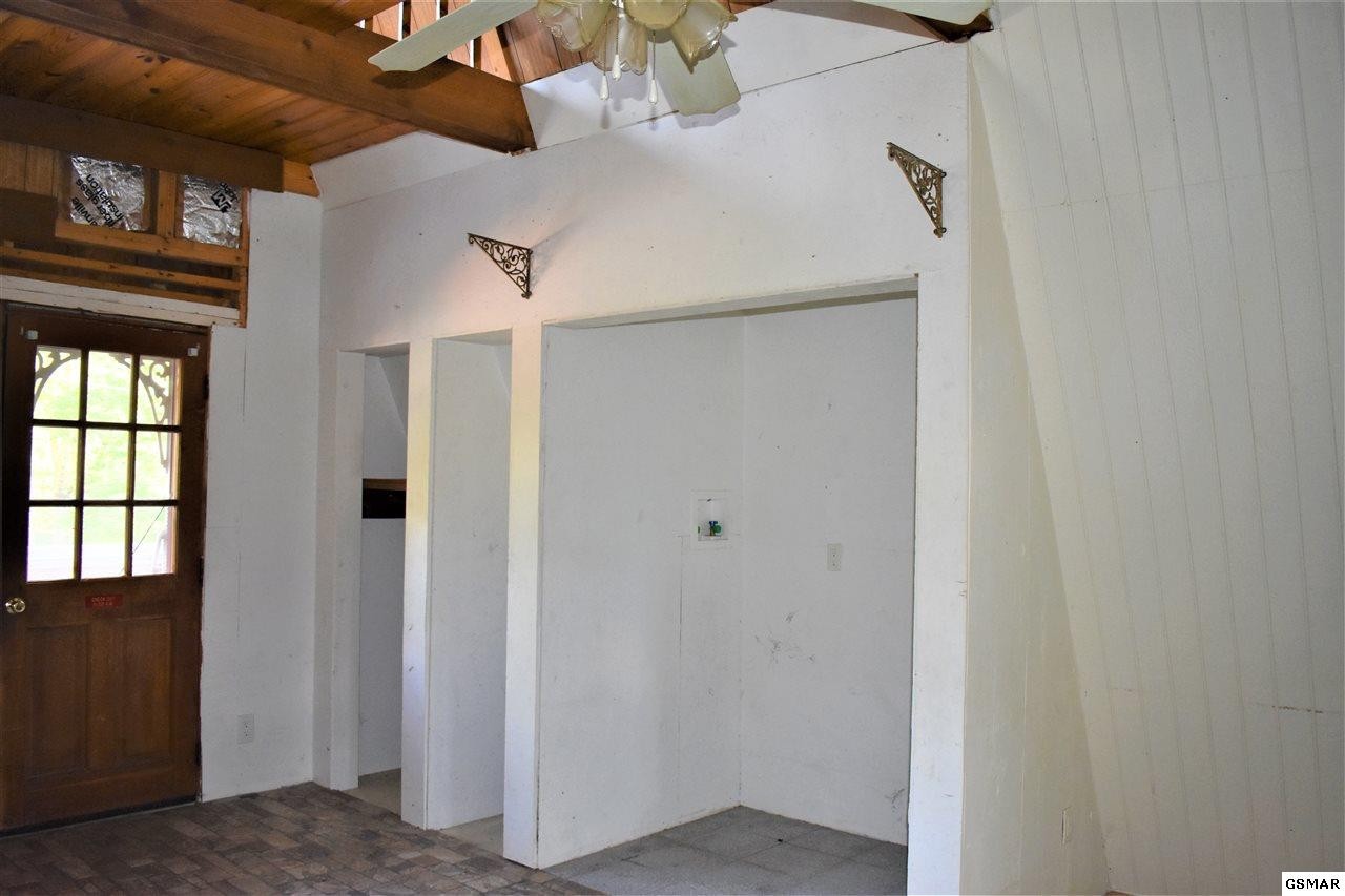 1642 South Mountain View Road Sevierville, TN 37876 - Photo 11 of 27 Gallery Image 11