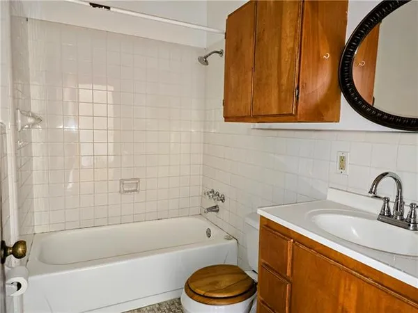 $1,350 | 2919 Carondelet Street, Unit C, New Orleans, LA 70115