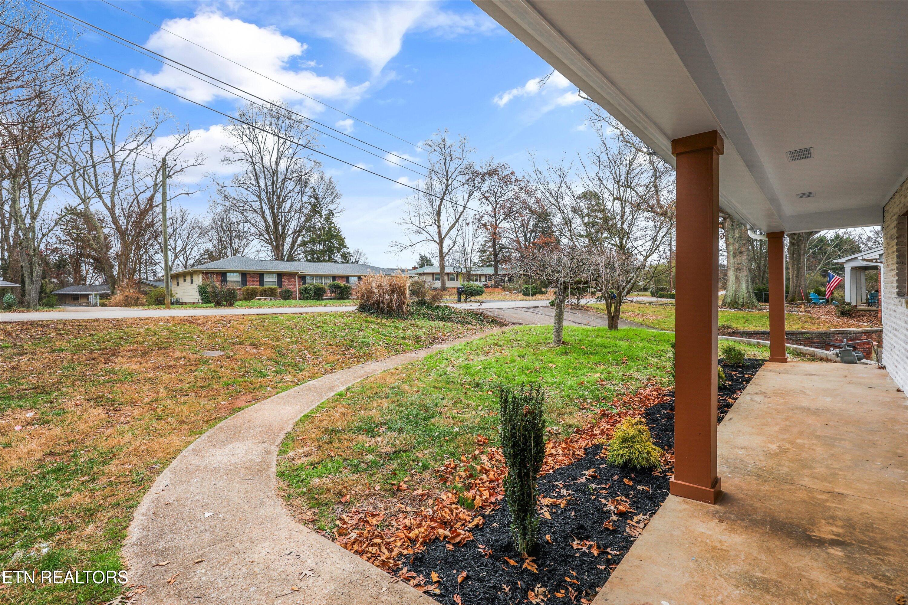609 Coventry Road Knoxville, TN 37923 - Photo 3 of 40 04-609 Coventry Rd43
