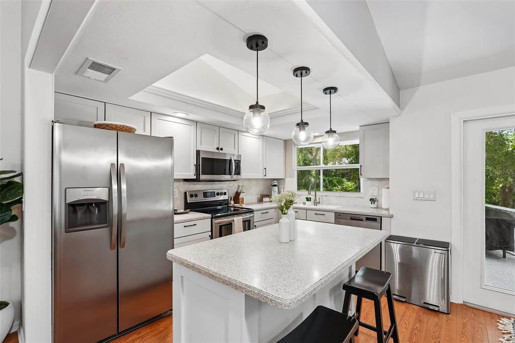 521 Avalon Road Venice, FL 34293 - Photo 10 of 31 Gallery Image 10