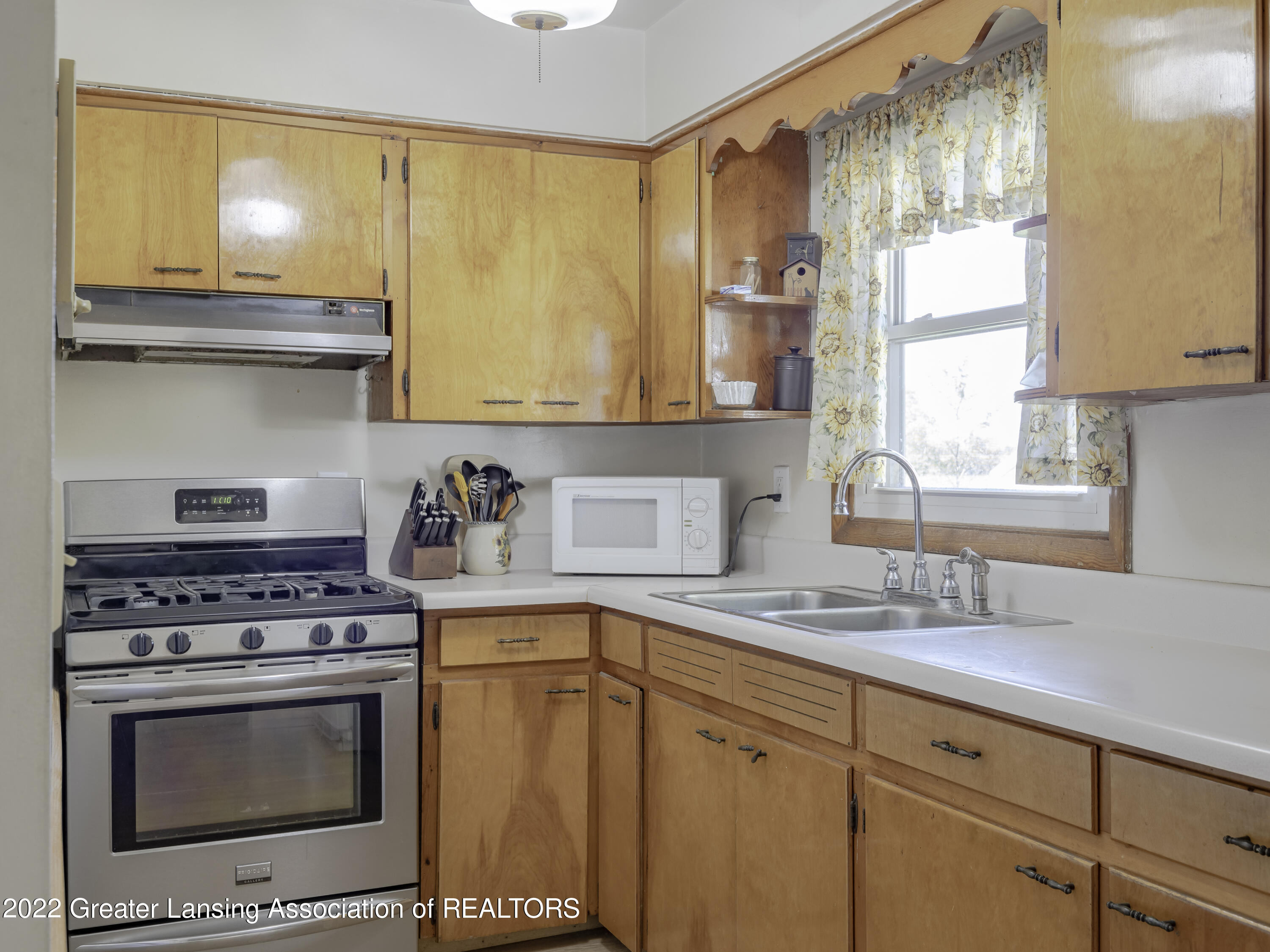 8863 North Hartel Road Grand Ledge, MI 48837 - Photo 4 of 26 8863_Hartel_Rd_034-HDR