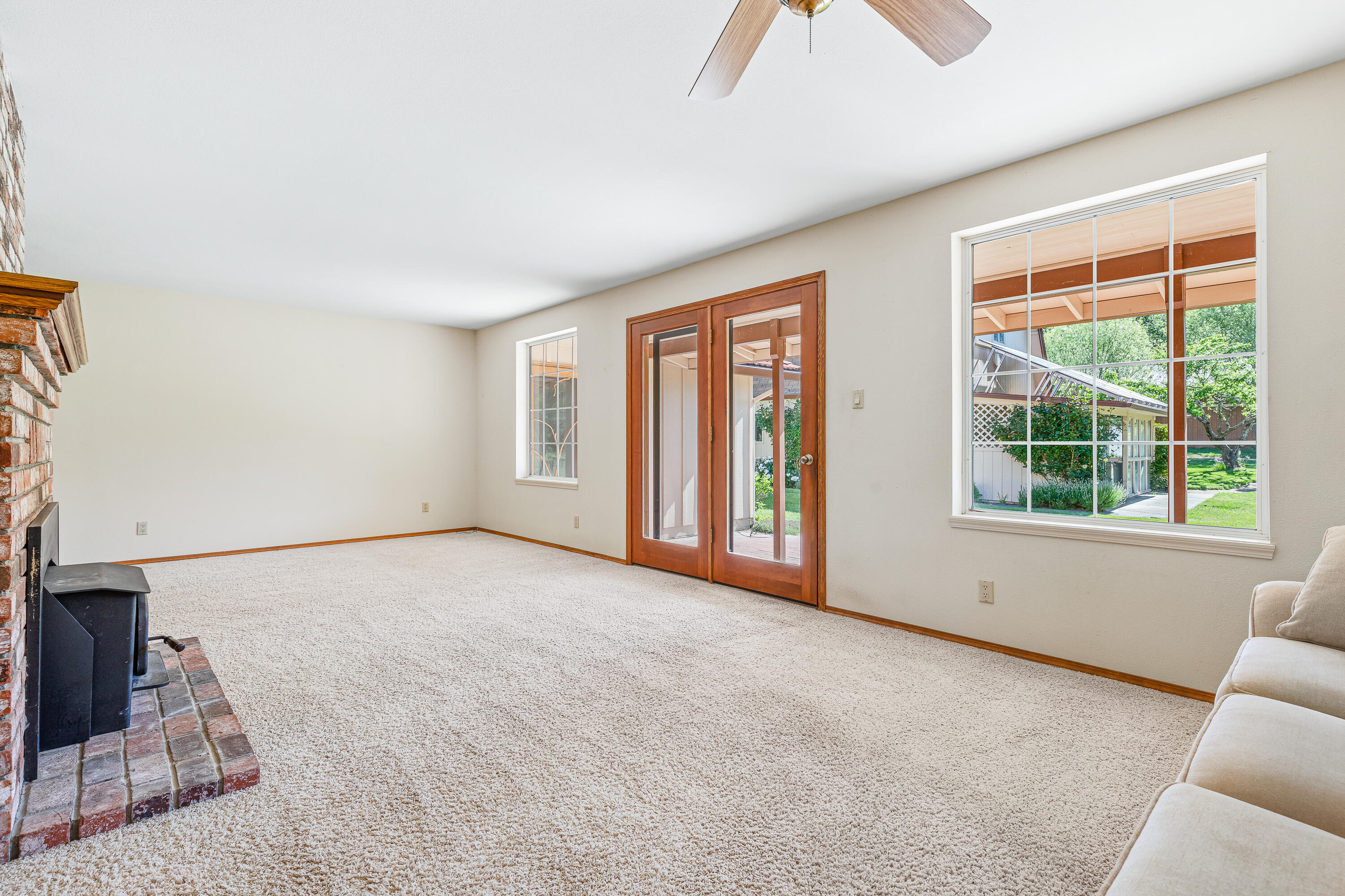 1494 Kubli Road Grants Pass, OR 97527 - Photo 8 of 67 9R9A3977