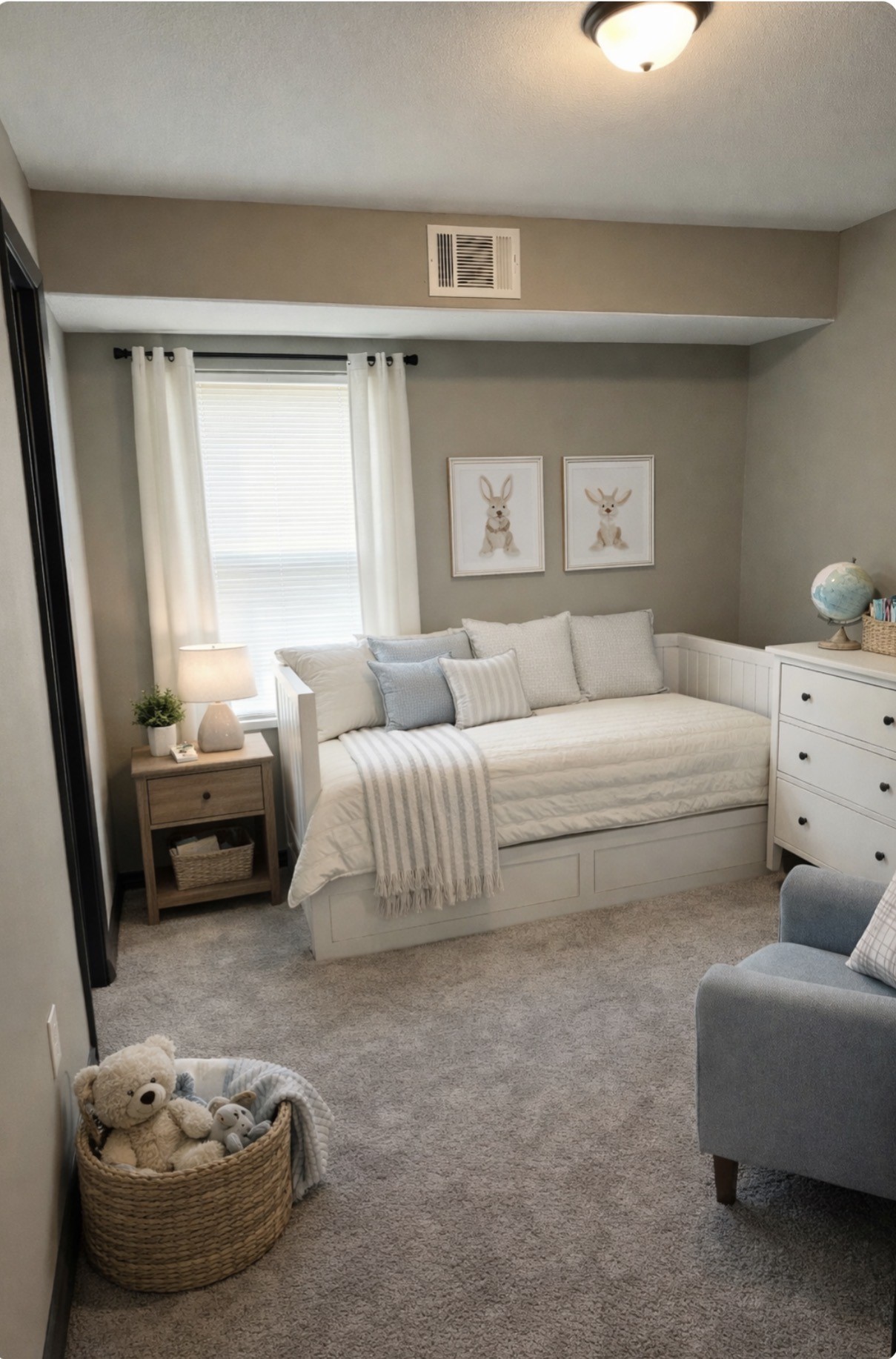 7906 Sexton Street Houston, TX 77028 - Photo 16 of 20 a living room with furniture and a window