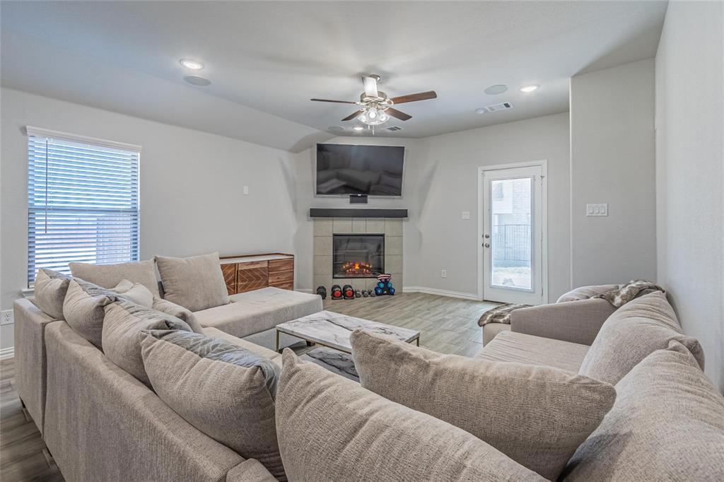 579 Ruthye Lane Pilot Point, TX 76258 - Photo 20 of 33