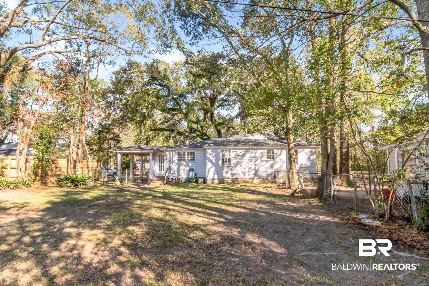 5001 Hillwood Circle South Mobile, AL 36608 - Photo 20 of 20 View of yard with fence