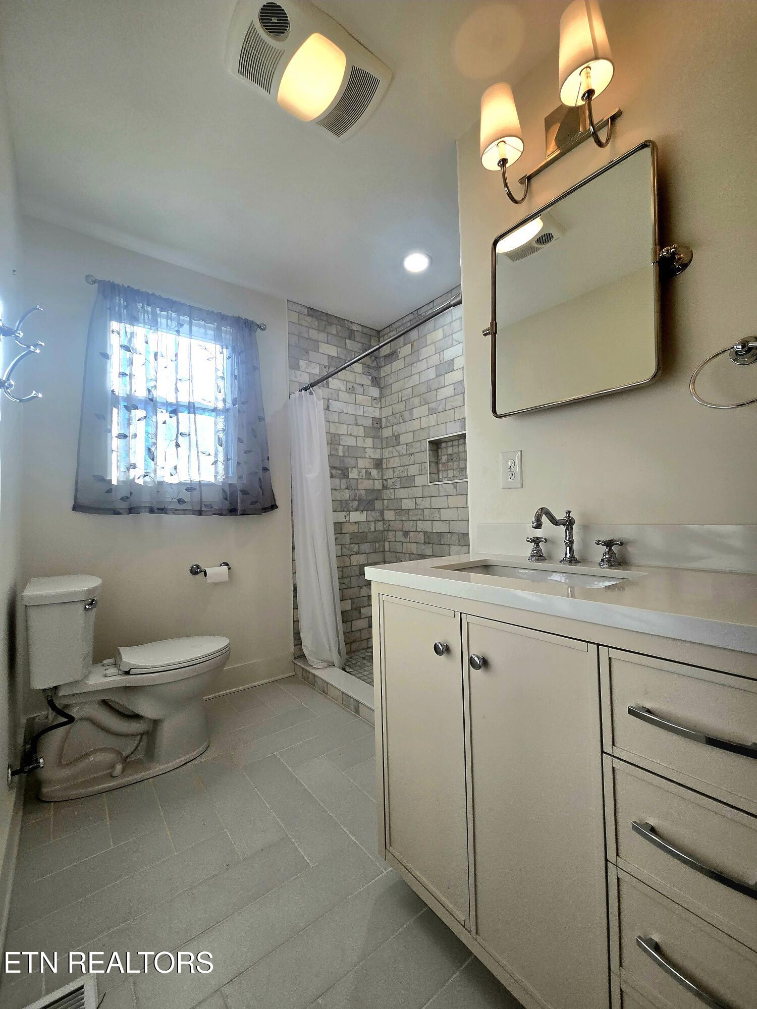 4615 Sunset Road West Knoxville, TN 37914 - Photo 8 of 12 20260112_152319