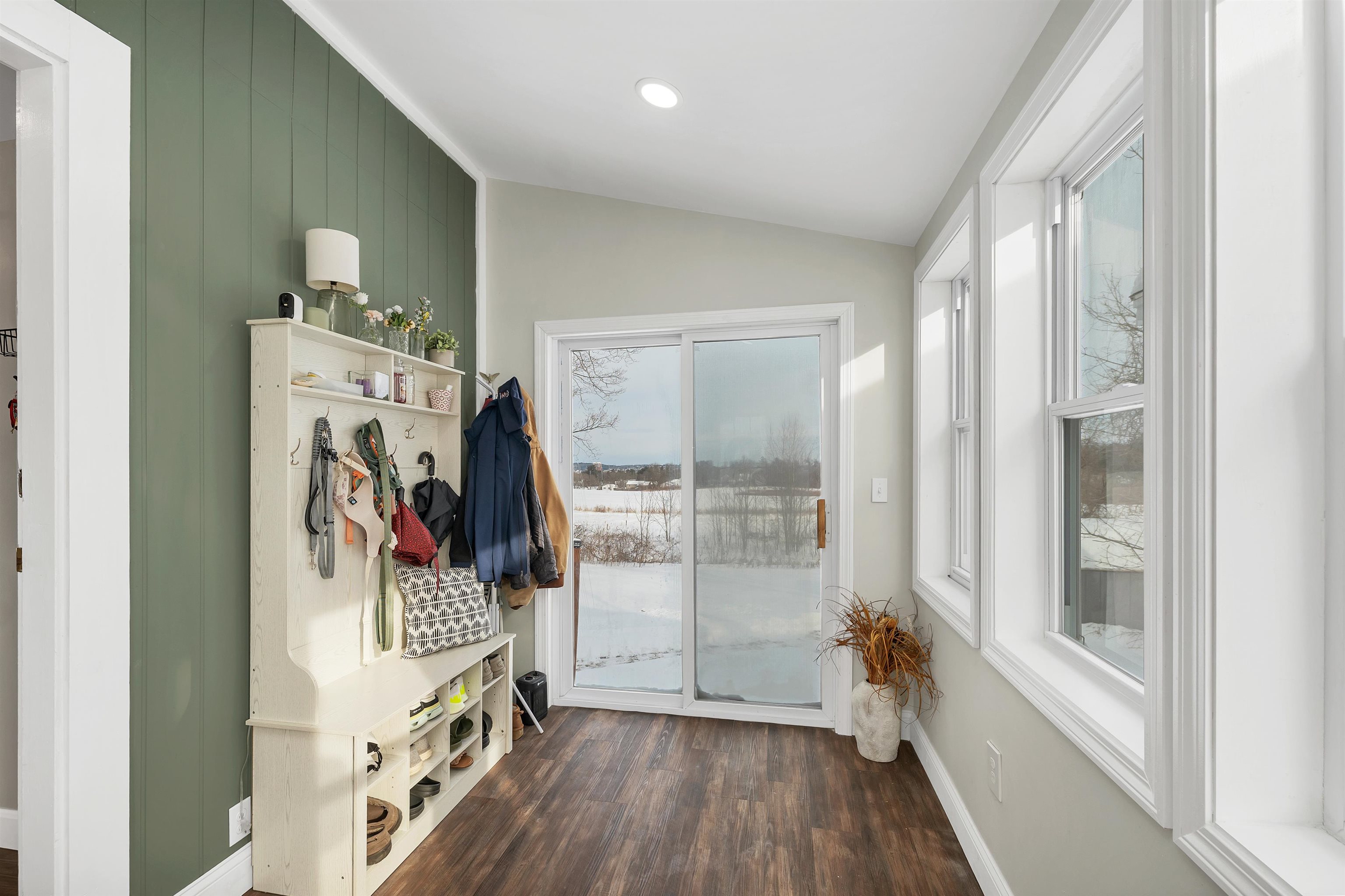 22 Constance Street Bedford, NH 03110 - Photo 5 of 43