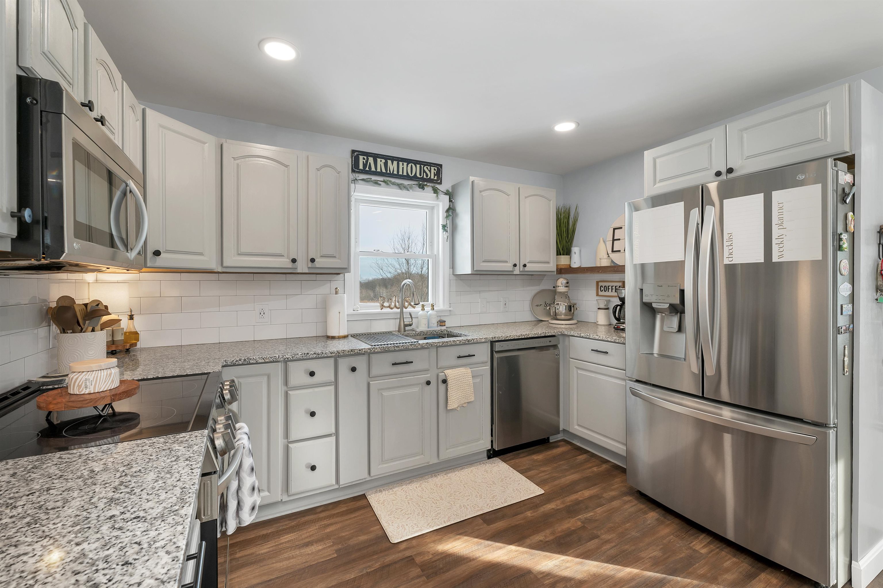 22 Constance Street Bedford, NH 03110 - Photo 9 of 43