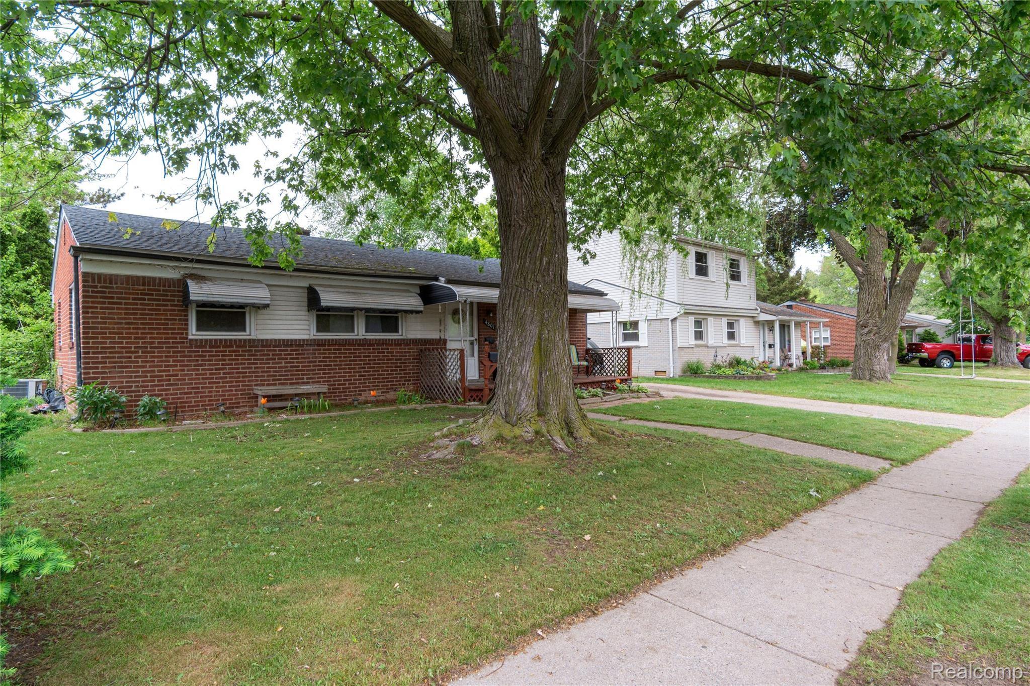 4801 Auburn Road Utica, MI 48317 - Photo 1 of 35 Exteriors (1 of 14).jpg