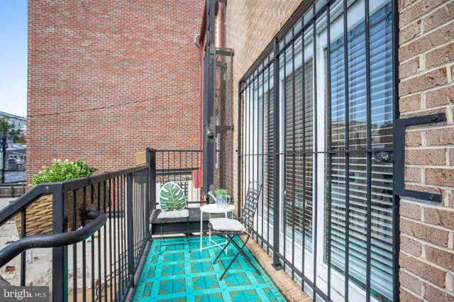 a car parked in front of a building