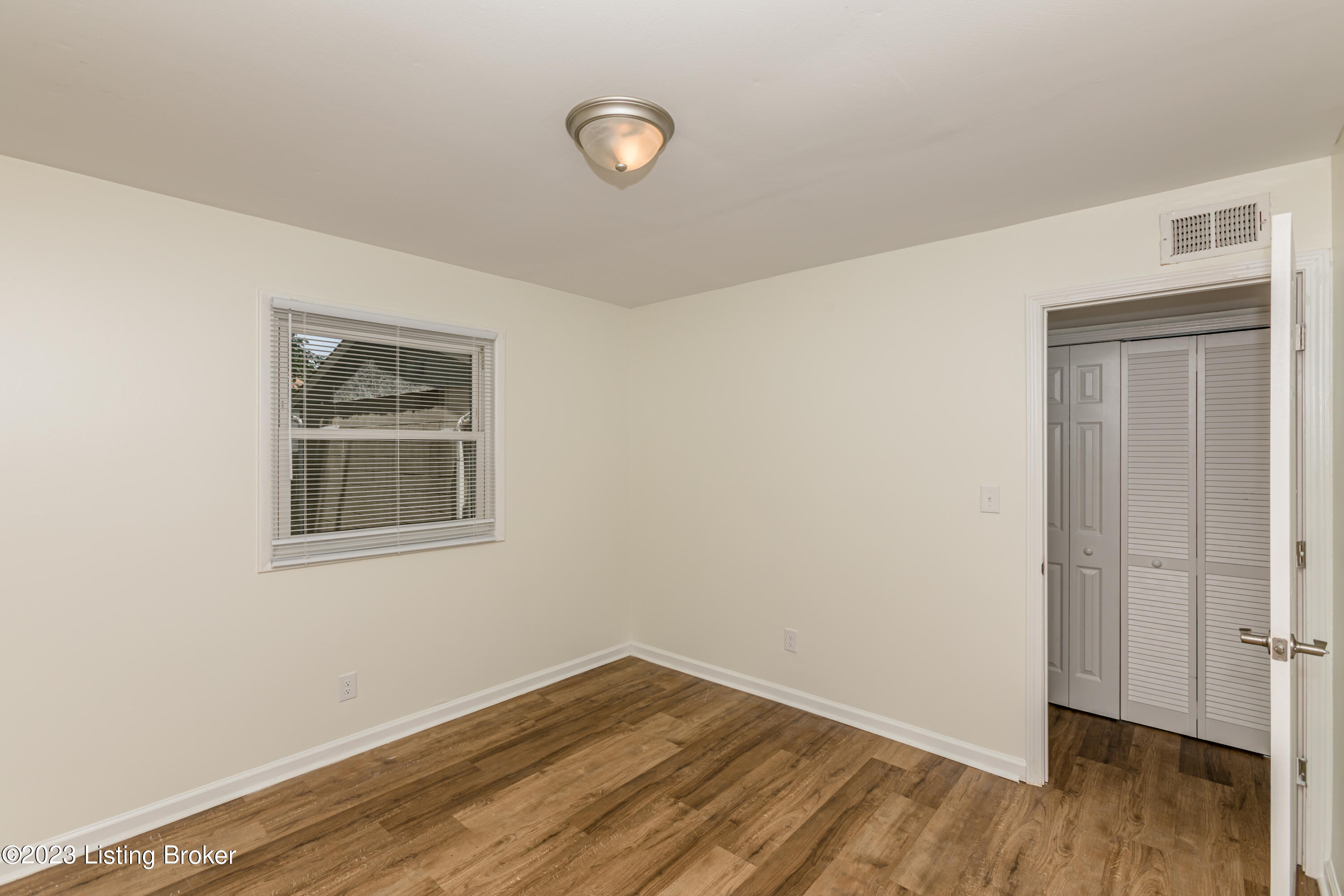 166 Dale Road Louisville, KY 40229 - Photo 24 of 34 1F9A9346
