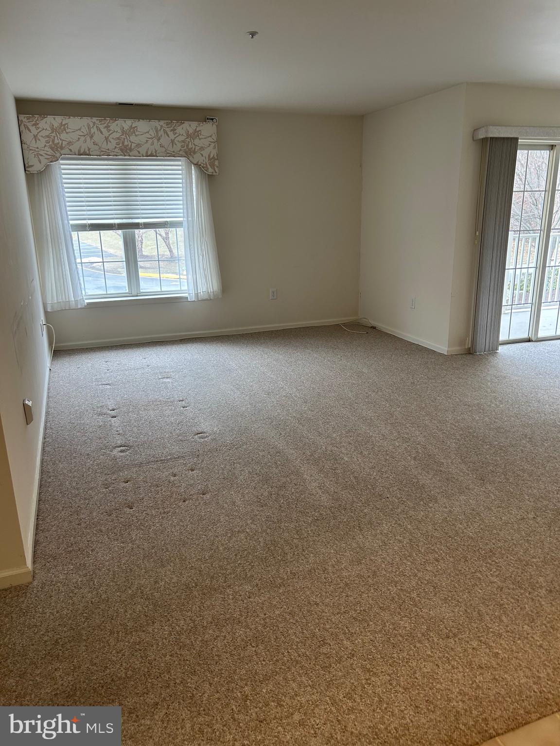 1201 Independence Way Newark, DE 19713 - Photo 8 of 24 an empty room with a window