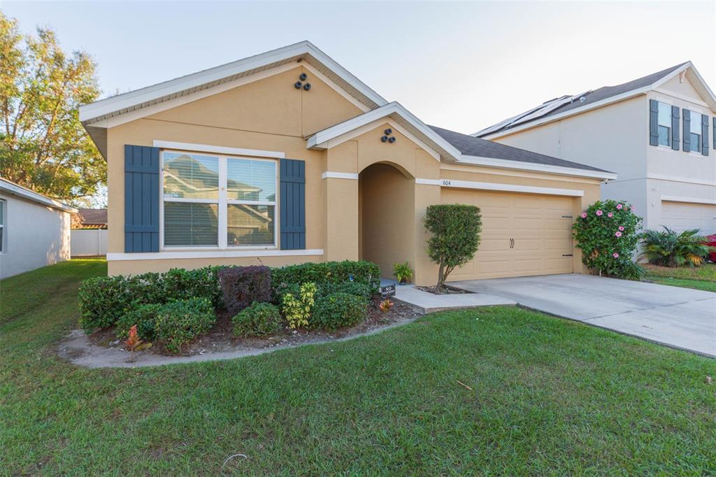 604 Diamond Ridge Road Seffner, FL 33584 - Photo 1 of 1 Beautifully maintained landscape
