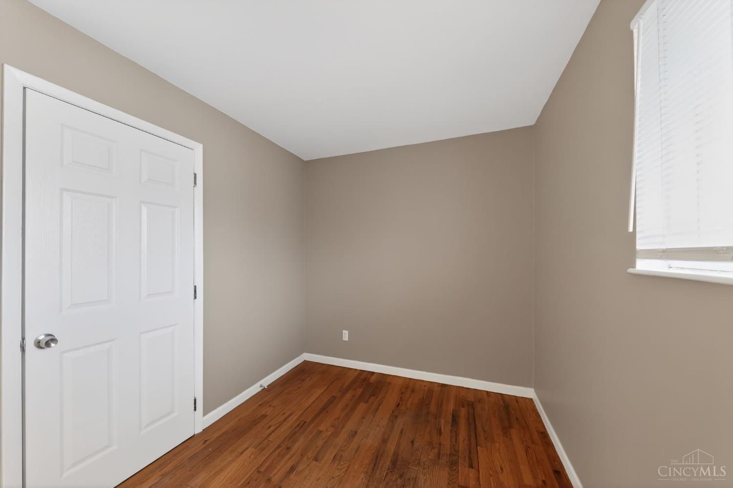 3250 Springdale Road Cincinnati, OH 45251 - Photo 9 of 30