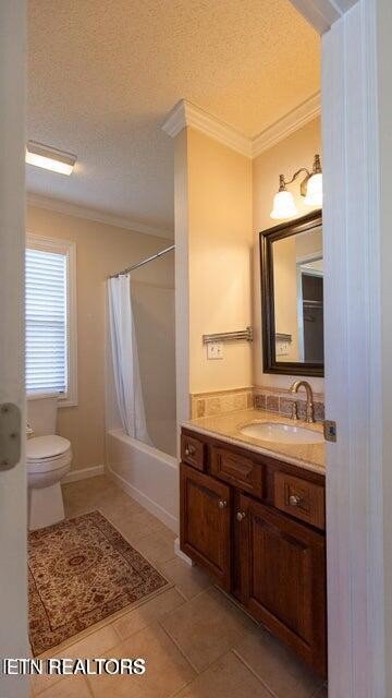 275 Hawthorn Loop Crossville, TN 38555 - Photo 36 of 59 a bathroom with a sink a toilet and a mirror