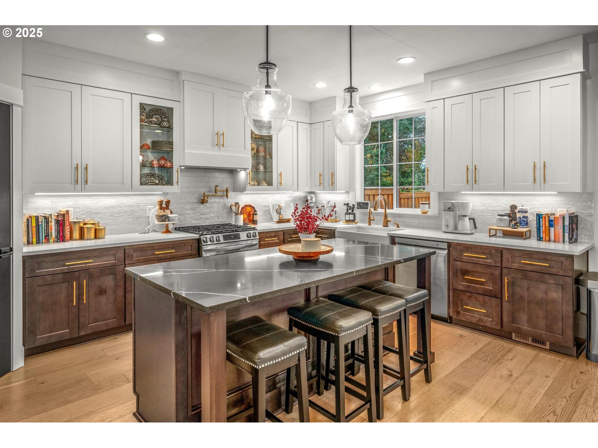 7849 Southwest Birch Street Portland, OR 97223 - Photo 14 of 42 Kitchen/Family Room