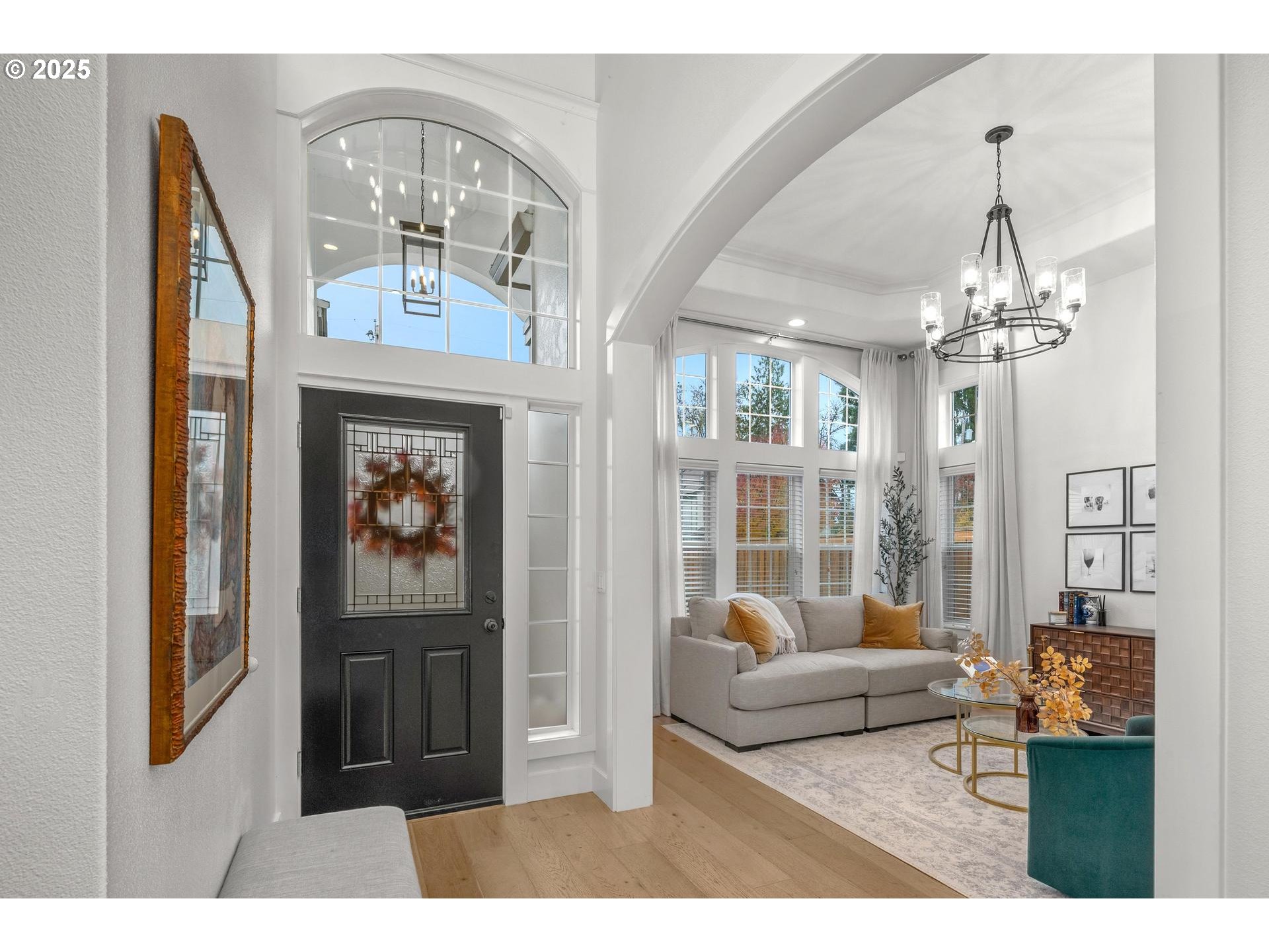 7849 Southwest Birch Street Portland, OR 97223 - Photo 4 of 42 Living Room