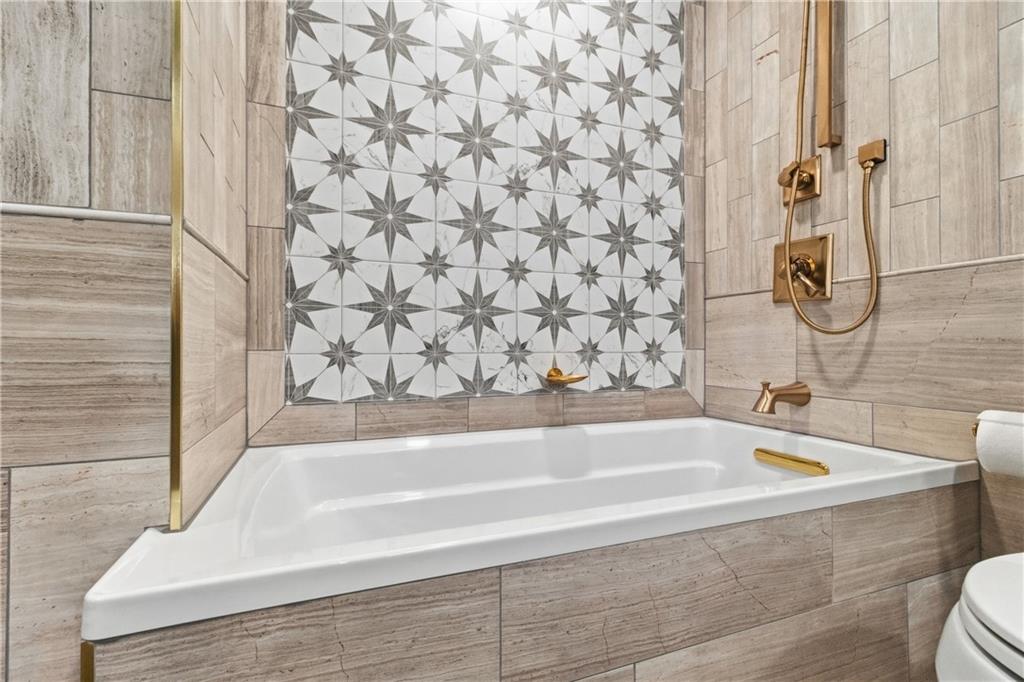 4545 Wornall Road, Unit 810 Kansas City, MO 64111 - Photo 26 of 38
