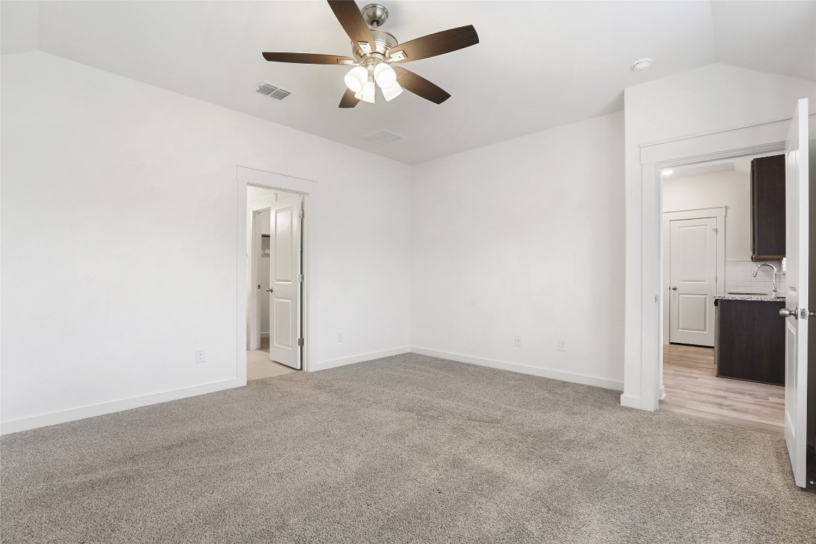 2340 Sawdust Drive Georgetown, TX 78633 - Photo 16 of 40 an empty room with a bathroom