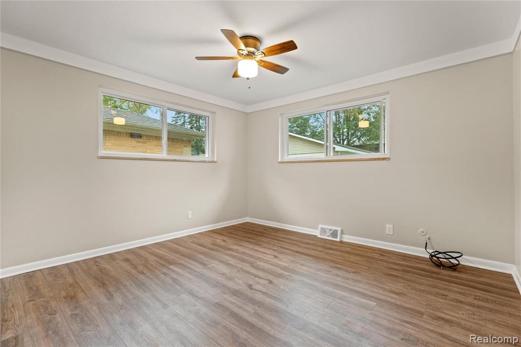 126 South Helen Avenue Rochester, MI 48307 - Photo 13 of 28
