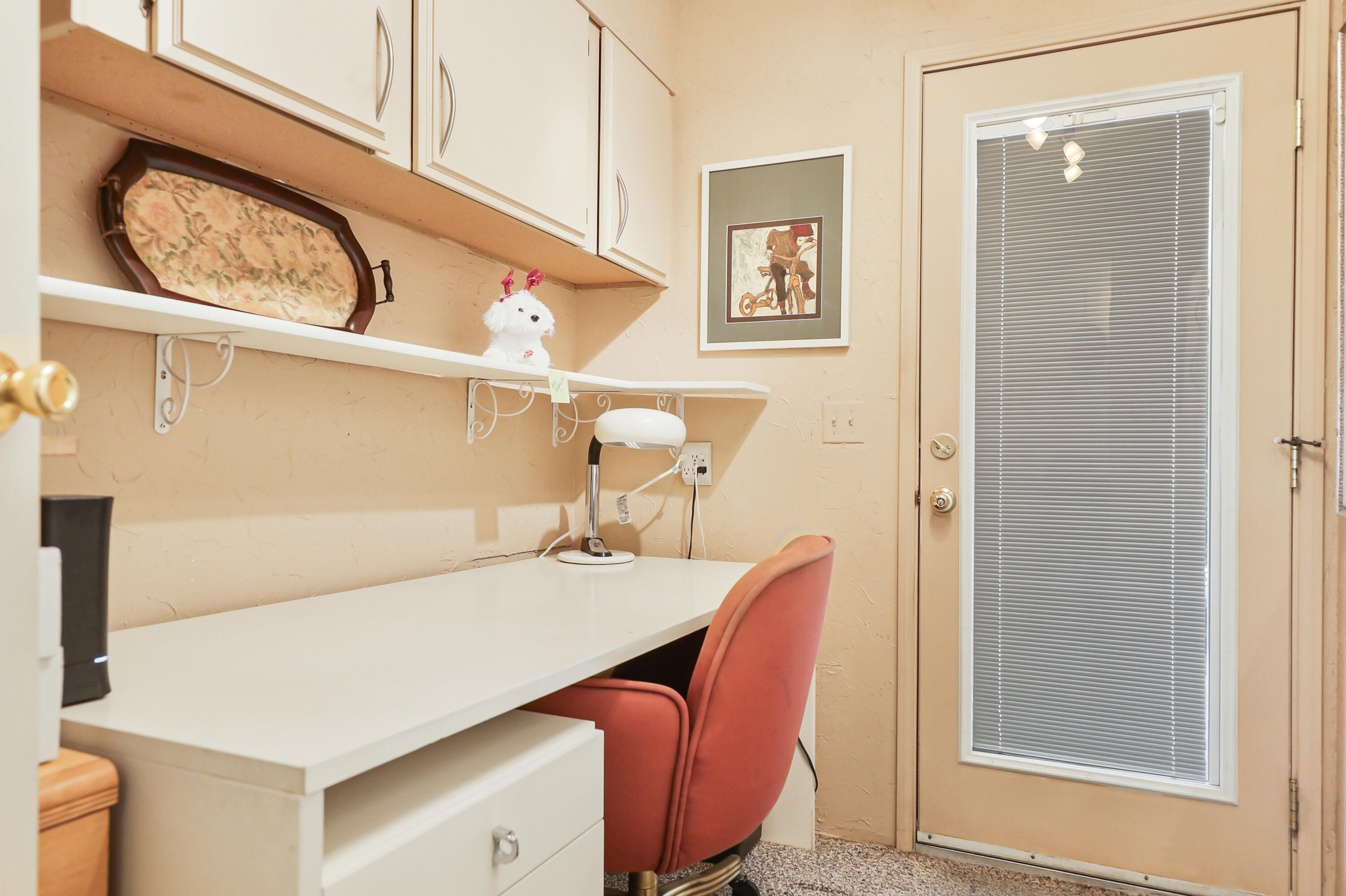 49305 Highway 74, Unit 86 Palm Desert, CA 92260 - Photo 17 of 31 a view of a dining room with furniture