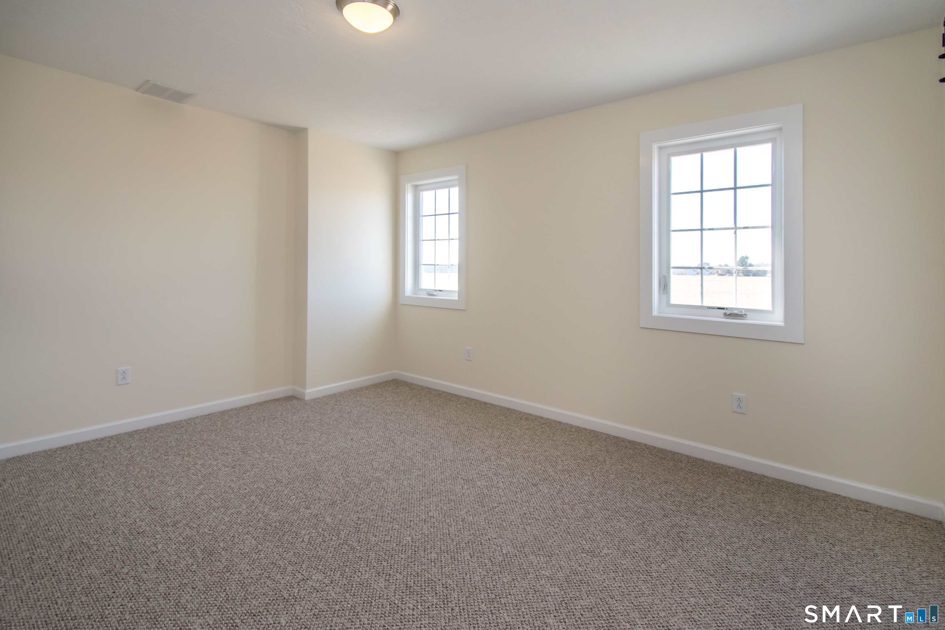 318 Capen Street Windsor, CT 06095 - Photo 29 of 30 an empty room with a window