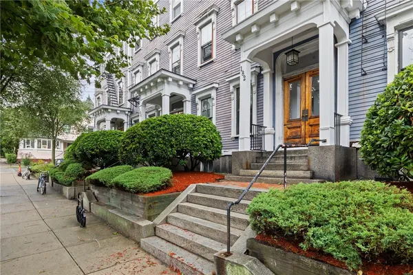$2,000 | 182 Bowen Street, Unit 11, Providence, RI 02906