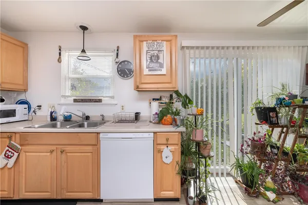 $1,425 | 87 Moxon Drive, Greece, NY 14612