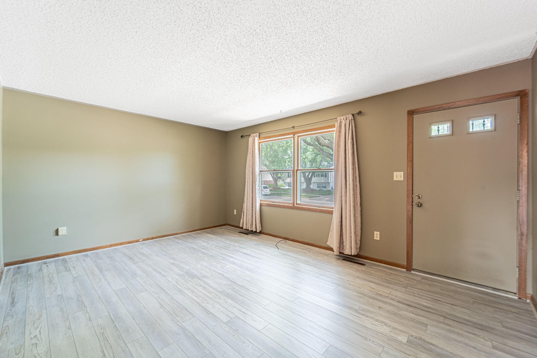 1902 43rd Street Northwest Rochester, MN 55901 - Photo 7 of 26