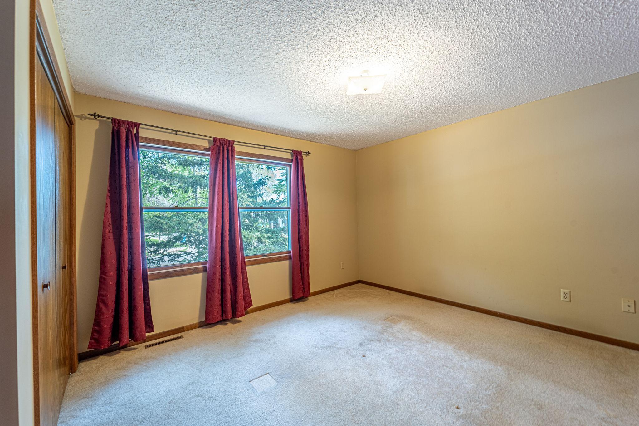 1902 43rd Street Northwest Rochester, MN 55901 - Photo 9 of 26