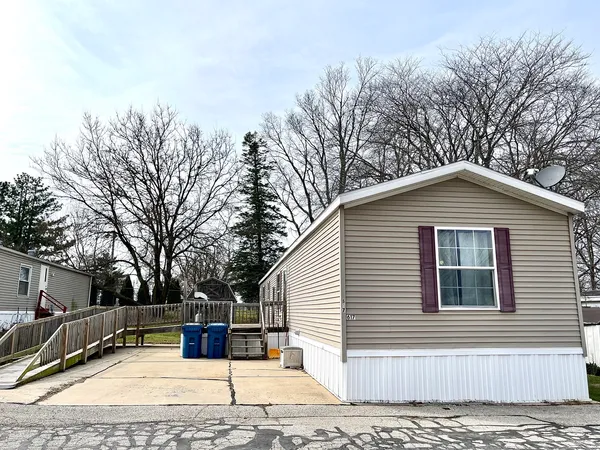 $39,000 | 617 6th Street, Bloomington, IL 61704