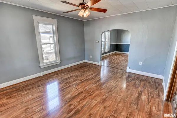 $144,900 | 922 West Vandeveer Street, Taylorville, IL 62568