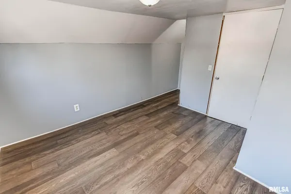 $144,900 | 922 West Vandeveer Street, Taylorville, IL 62568