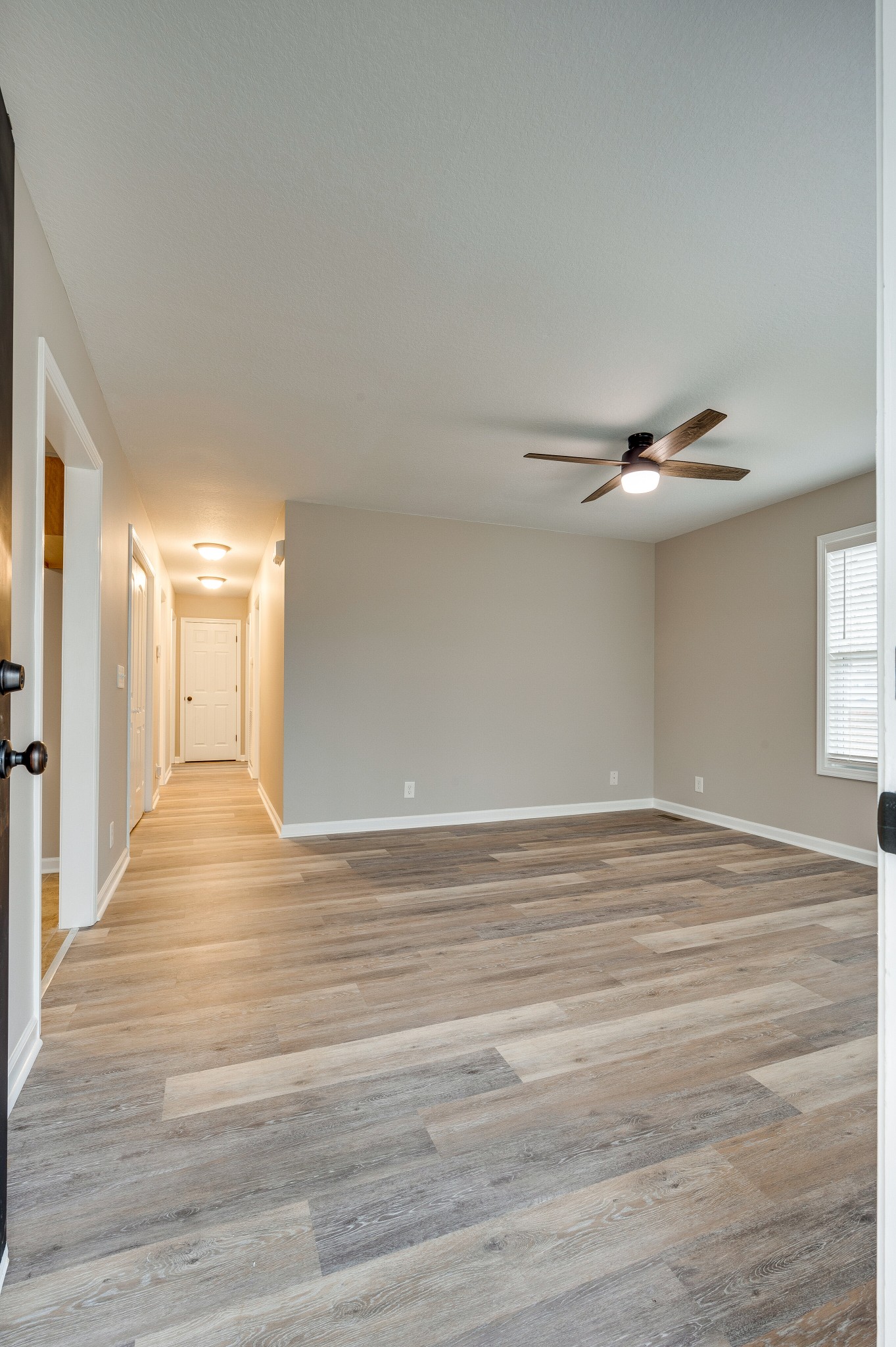 321 Rossview Road Clarksville, TN 37043 - Photo 6 of 27 Gallery Image 6