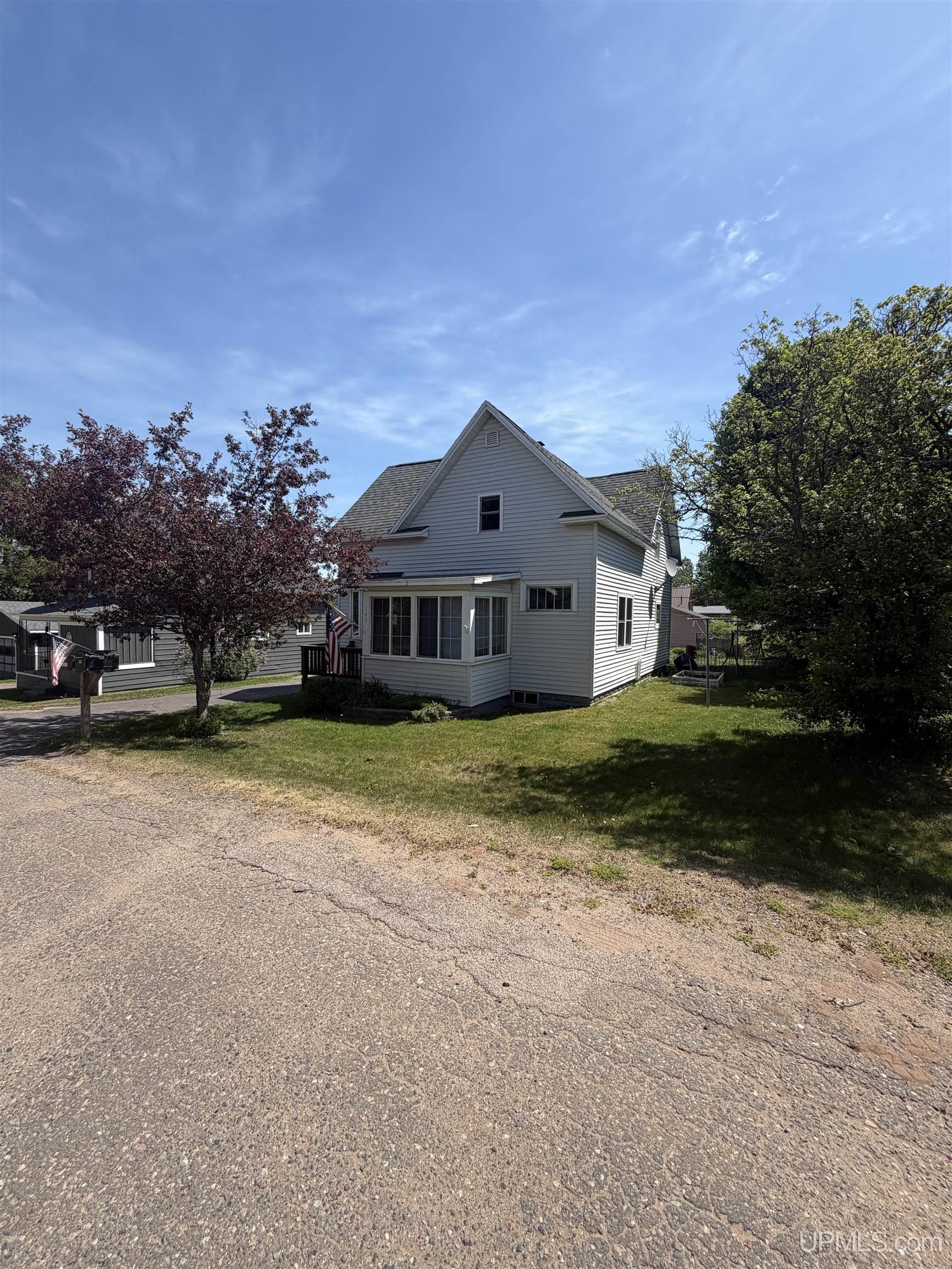 145 Silver Street Ishpeming, MI 49849 - Photo 8 of 33
