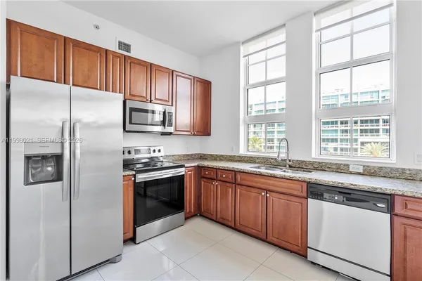 $3,500 | 3001 Northeast 185th Street, Unit 411, Aventura, FL 33180