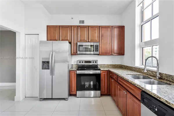 $3,500 | 3001 Northeast 185th Street, Unit 411, Aventura, FL 33180