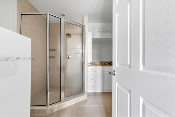 $3,500 | 3001 Northeast 185th Street, Unit 411, Aventura, FL 33180