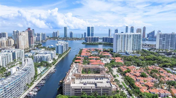 $3,500 | 3001 Northeast 185th Street, Unit 411, Aventura, FL 33180