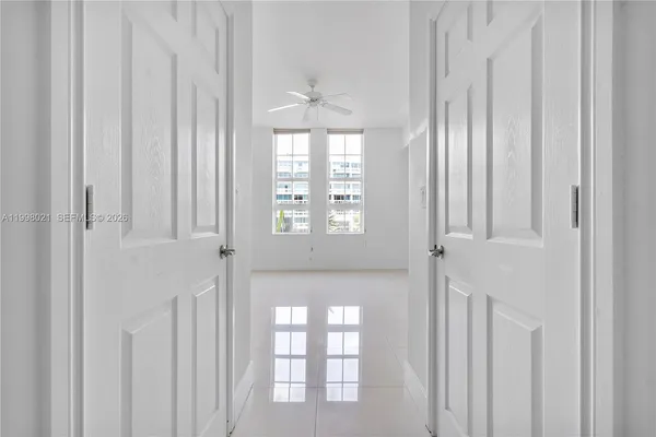 $3,500 | 3001 Northeast 185th Street, Unit 411, Aventura, FL 33180