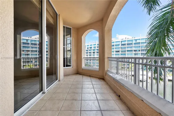 $3,500 | 3001 Northeast 185th Street, Unit 411, Aventura, FL 33180