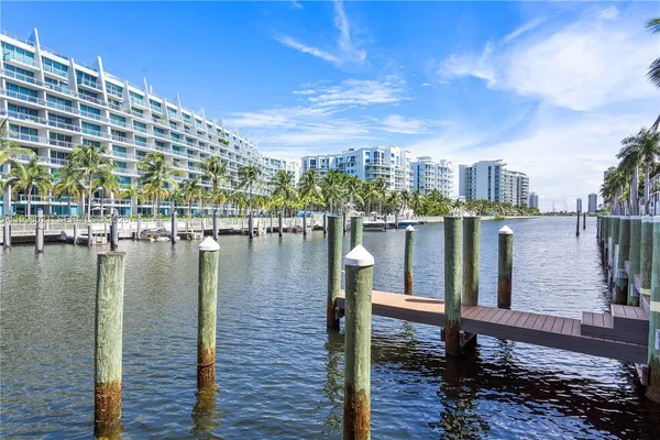 $3,500 | 3001 Northeast 185th Street, Unit 411, Aventura, FL 33180