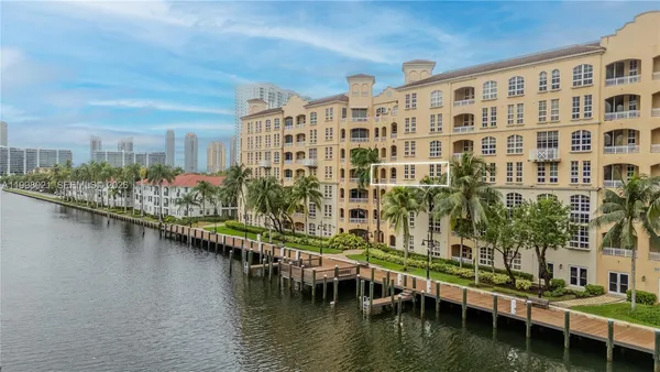 $3,500 | 3001 Northeast 185th Street, Unit 411, Aventura, FL 33180