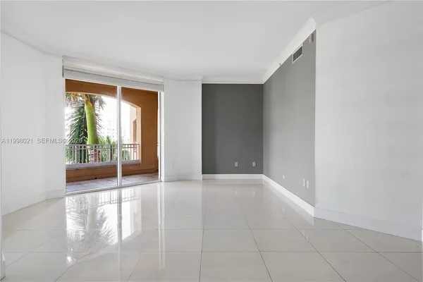 $3,500 | 3001 Northeast 185th Street, Unit 411, Aventura, FL 33180