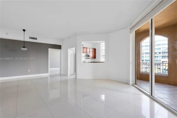 $3,500 | 3001 Northeast 185th Street, Unit 411, Aventura, FL 33180