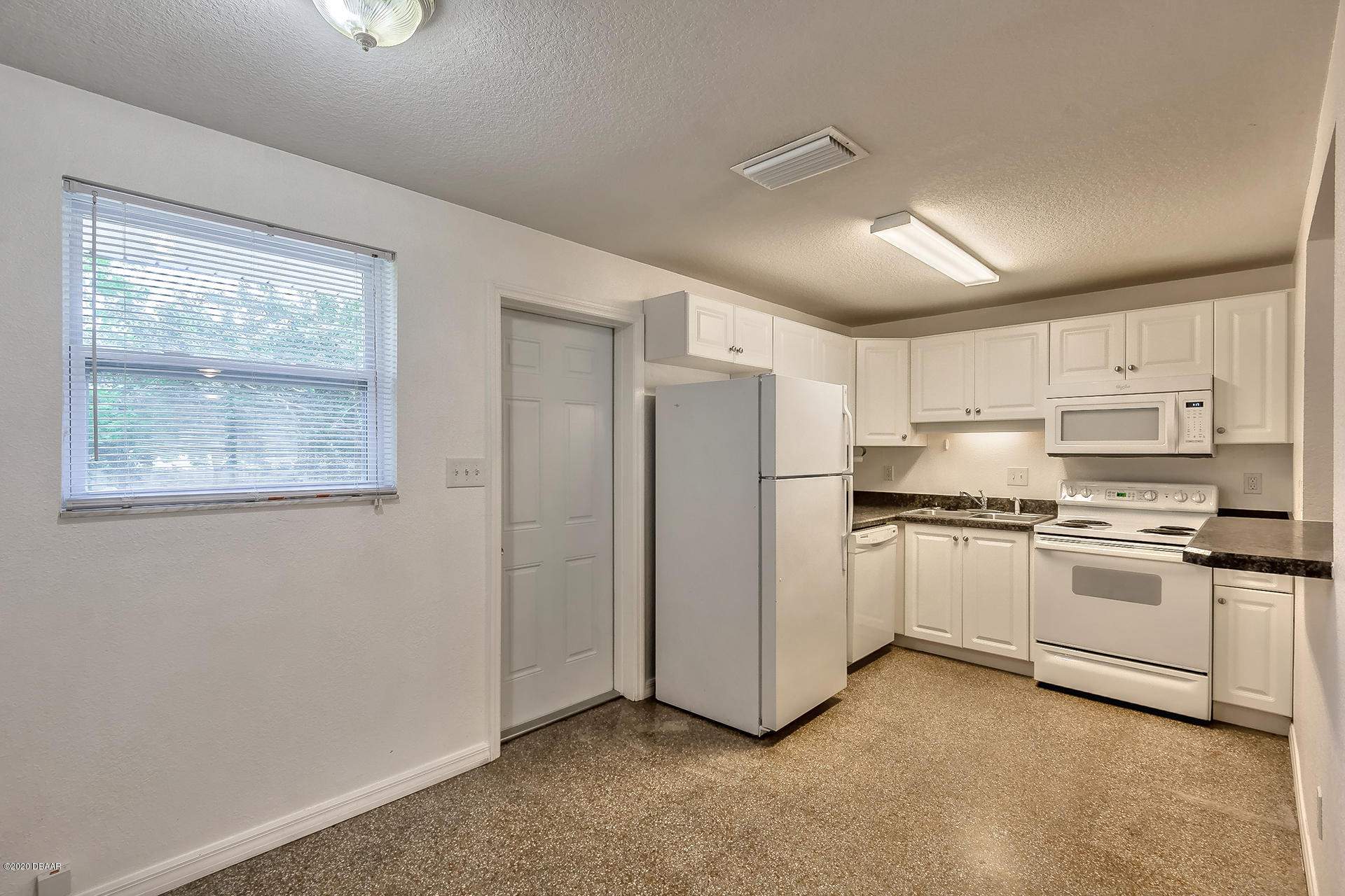 1113 Berkshire Road Daytona Beach, FL 32117 - Photo 6 of 23 1113-7